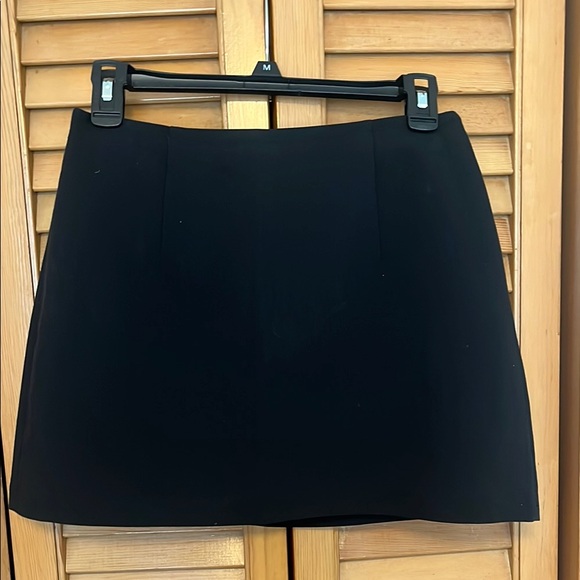 A&F Scarlett Mini Skort - Picture 2 of 4